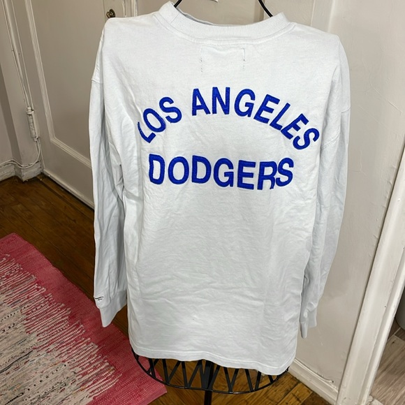 Signature LA DODGERS long sleeve tee. In excellent condition! Size LG - Picture 2 of 3